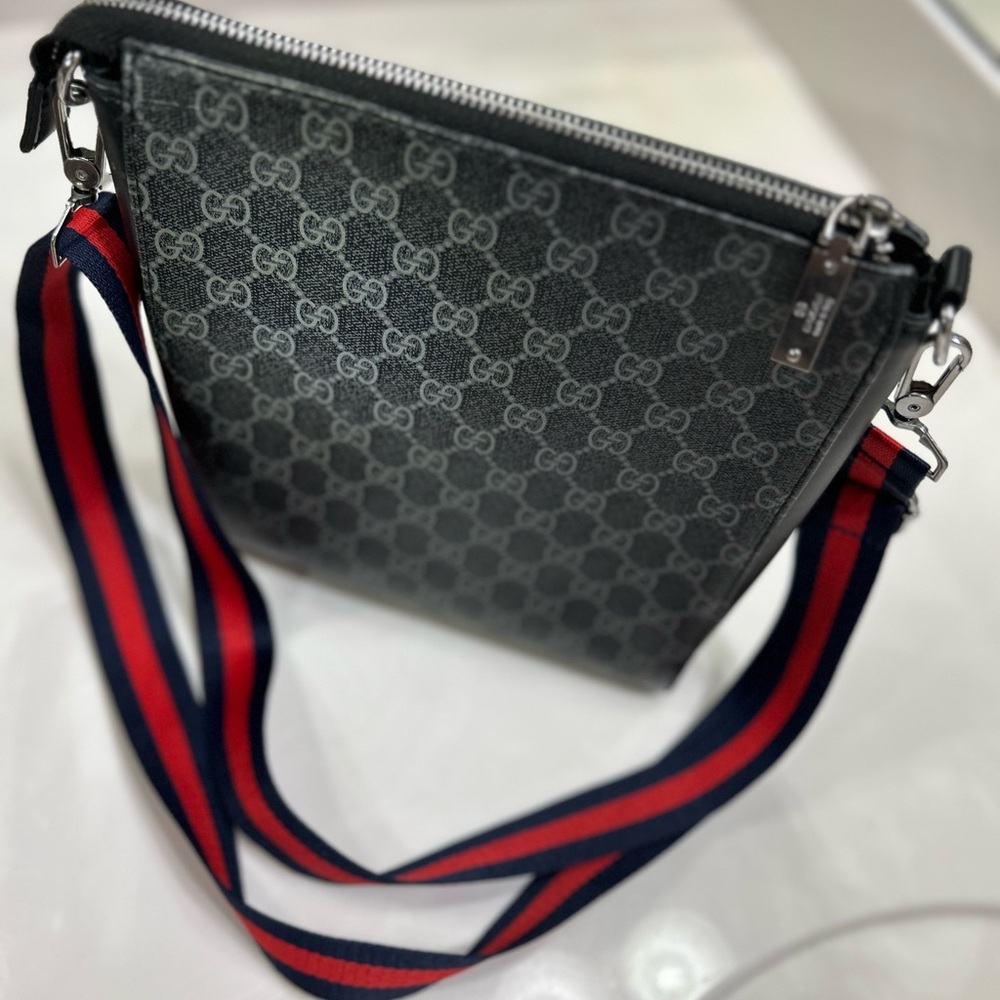 GUCCI Crossbody Bag Men or Women